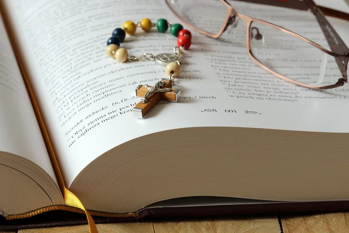 เข็มทิศชีวิตและแผนที่ทางเดิน: เมื่อความเชื่อและเหตุผลทำงานร่วมกัน