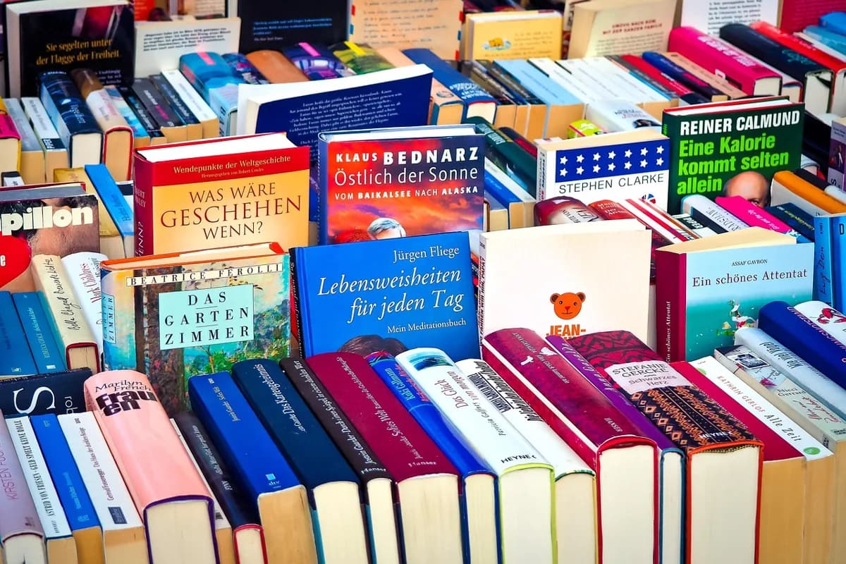 เขียนหนังสือ: ลงทุนสร้างความน่าเชื่อถือ...ผลตอบแทนยาวนานเกินคาด