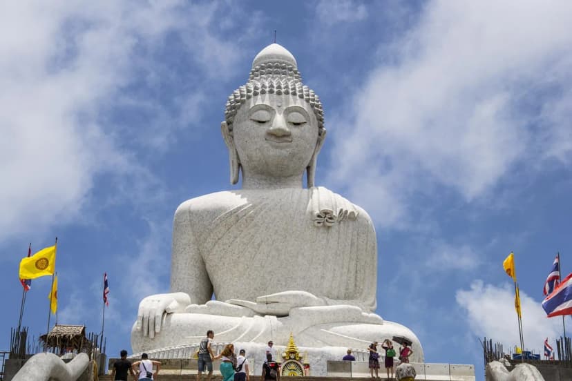 เจาะลึกเส้นทางอาชีพในธุรกิจโรงแรมและการท่องเที่ยว: สร้างรากฐานสู่ความสำเร็จ