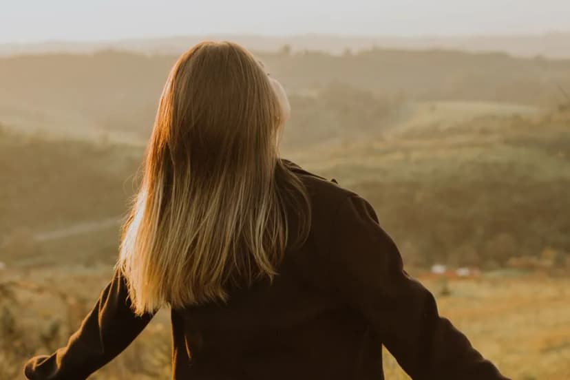 สร้าง 'ความภูมิใจในตัวเอง' ให้แข็งแกร่ง: ก้าวแรกสู่ชีวิตที่เต็มเปี่ยม