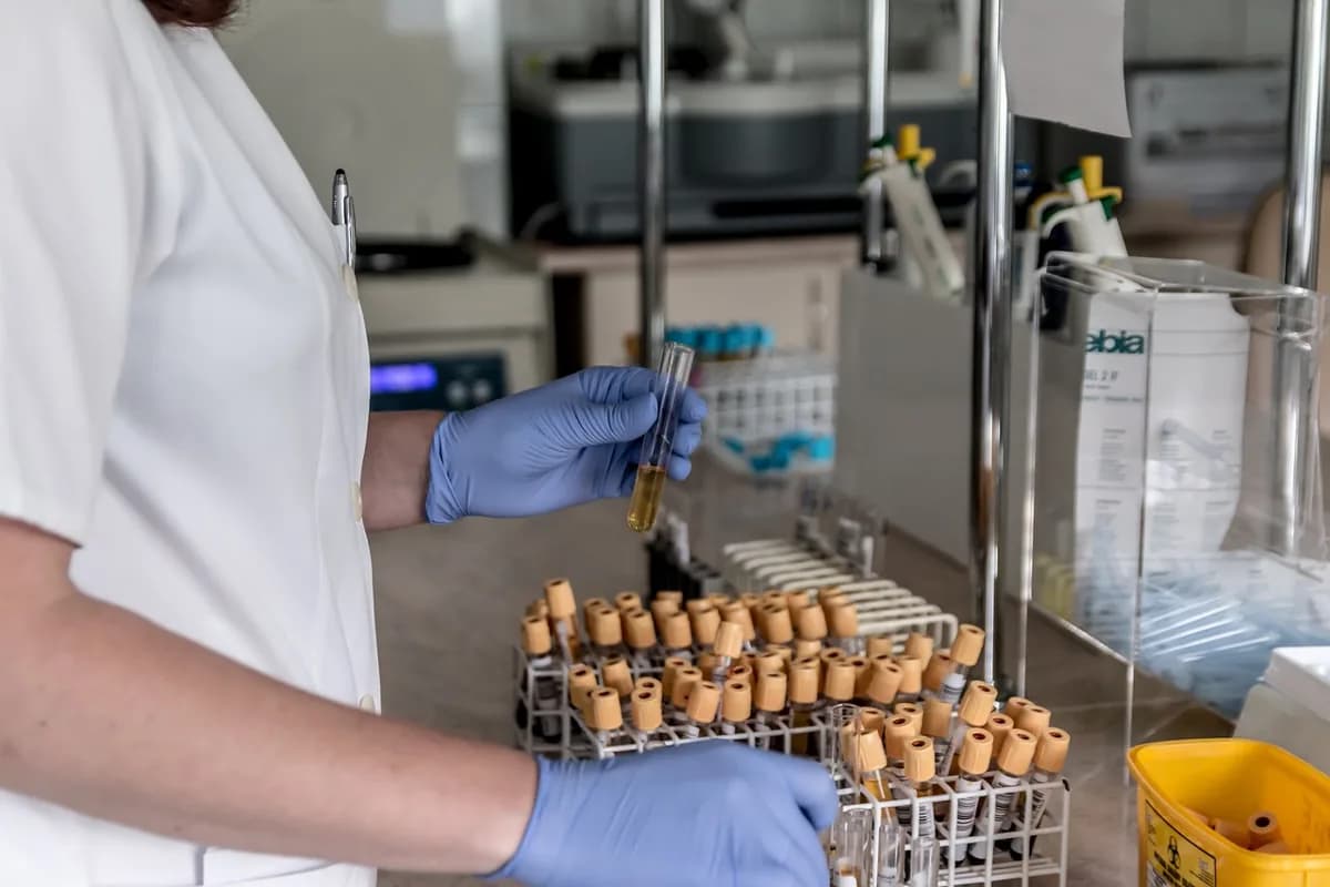 กุญแจสำคัญสู่ชีวิตวัย 40+ ที่แข็งแรงและมีความสุข: ไม่ใช่แค่รักษา แต่คือการรู้ทันและป้องกัน