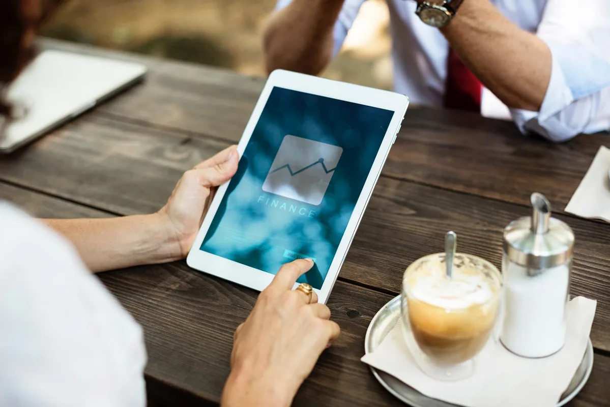 กางกลยุทธ์ Outsource และ Offshore: ทางรอดและทางรุกสำหรับ SME ไทยในโลกธุรกิจยุคใหม่