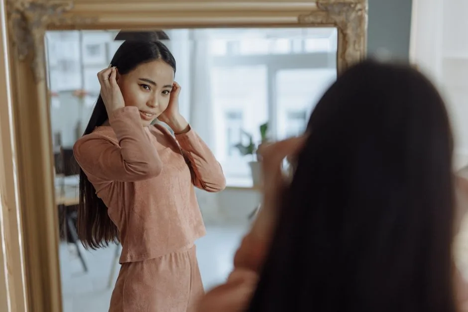 สร้างเกราะใจให้แข็งแกร่ง: ทำความเข้าใจและฟื้นฟู 'ความนับถือตัวเอง'