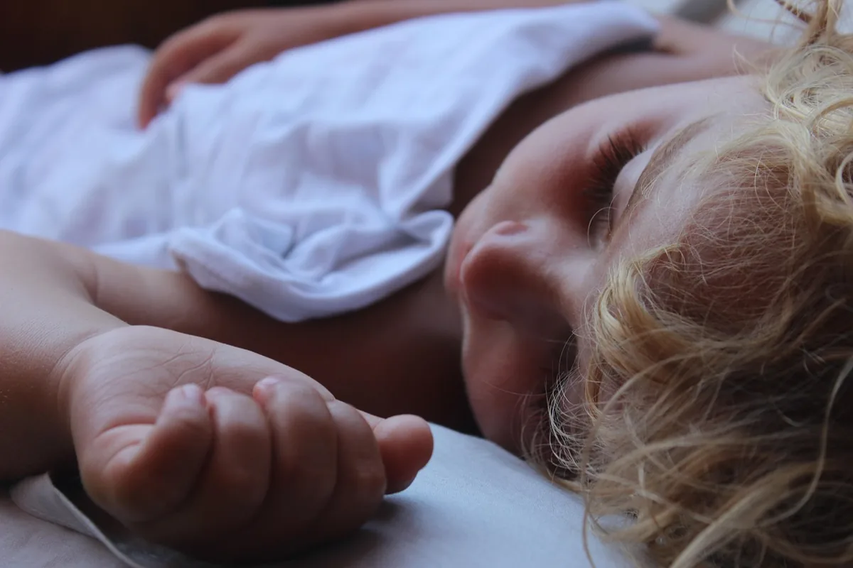 เลี้ยงลูกหลานด้วยใจ: ปลูกฝังรากฐานชีวิตที่มั่นคงและเป็นสุข